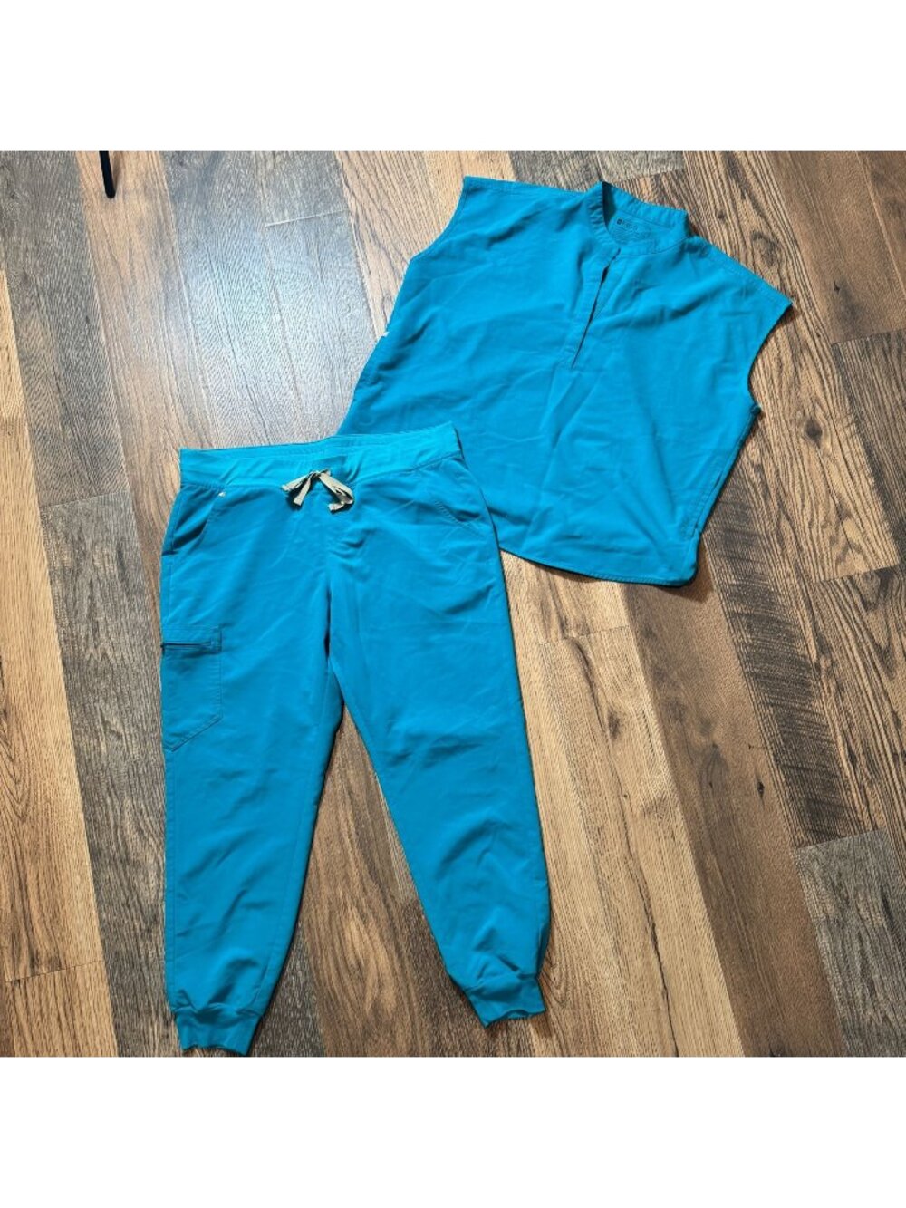 FIGS Set Zamora Jogger Scrub Pant & Rafaela Oversized Scrub Top Teal XL